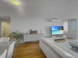 Spacious Modern Apartment in Batemans Bay