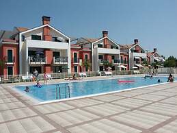 Comfortable Flat With Patio and Pool
