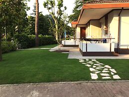 Comfy Bungalow With Garden