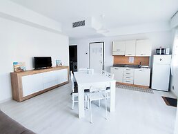 Comfy Flat With Pool