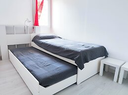 Comfy Flat With Pool