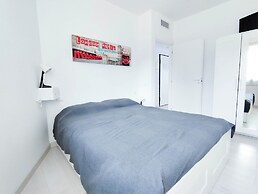 Comfy Flat With Pool