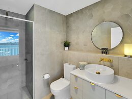 Modern 2-bedroom Apartment With Pool Access