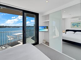 Modern 2-bedroom Apartment With Pool Access