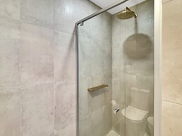 Modern 2-bedroom Apartment With Pool Access