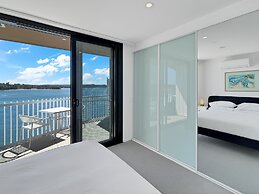 Modern 2-bedroom Apartment With Pool Access