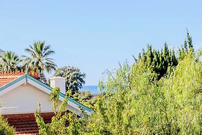 Bright, A/C Apartment With sea View - Antibes