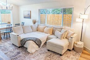 Modern Western Retreat Pet-friendly 4bed/2bath