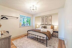 Modern Western Retreat Pet-friendly 4bed/2bath