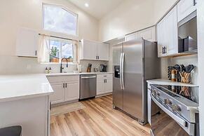 Modern Western Retreat Pet-friendly 4bed/2bath
