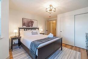 Modern Western Retreat Pet-friendly 4bed/2bath