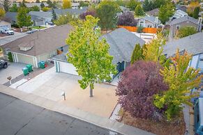 Modern Western Retreat Pet-friendly 4bed/2bath
