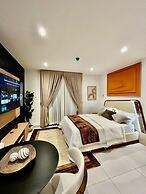 Bantree Luxury Apartments by Cozy