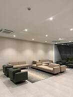 Bantree Luxury Apartments by Cozy