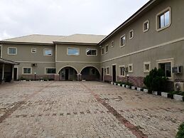 Bedone Hotel and Suites