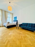 Affordable 2BR Apt For 6 Near Stadthalle