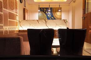 Majestic Inn