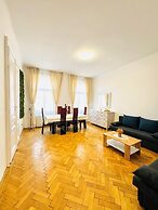 Comfortable 1BR Lounge Westbahnhof
