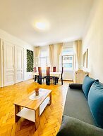 Comfortable 1BR Lounge Westbahnhof