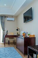 Royal Ambassador Hotel