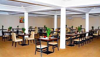 Royal Ambassador Hotel