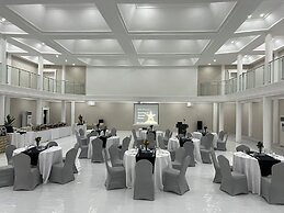 Royal Ambassador Hotel