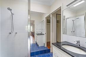 Spacious 3-bed Stay With Balcony and BBQ