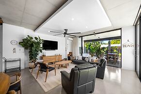 Spacious 3-bedroom Retreat With BBQ and Pool