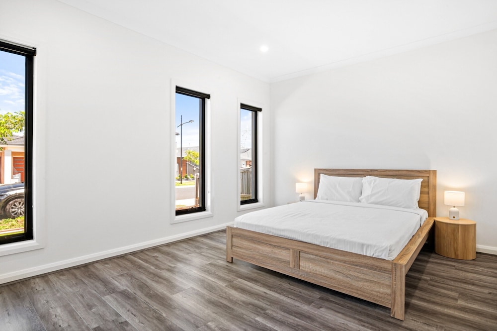Spacious 4-bed Home With Private Outdoor Area