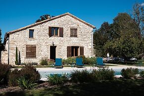 Holiday Home in Pardaillan With Private Pool