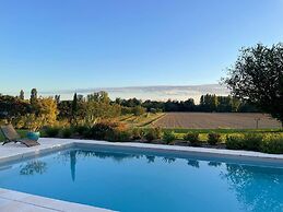 Holiday Home in Pardaillan With Private Pool