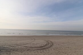 Chalet Near Golf Course and sea Beach