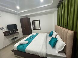 HOTEL GK PALACE