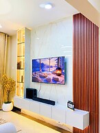 Charm Luxe Homes