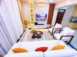 Charm Luxe Homes