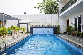 Versace Farms 5 BHK With Pvt Pool