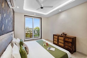 Versace Farms 5 BHK With Pvt Pool