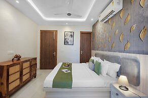Versace Farms 5 BHK With Pvt Pool