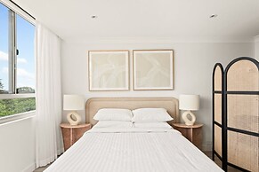 Chic Studio With a Pool and Moments From Shop