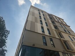 IMPRESS Hotel HUAI Khwang