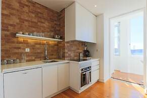 Airy Lapa 2 BR River and Bridge Views AC