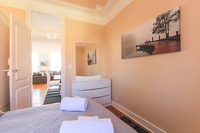 Airy Lapa 2 BR River and Bridge Views AC