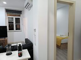 Chic Lisbon Duplex Tram Views Local Vibes