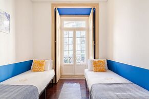 Artistic Alfama 4BR Cathedral Views Tram 28