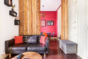 Artistic Alfama 4BR Cathedral Views Tram 28