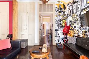 Artistic Alfama 4BR Cathedral Views Tram 28