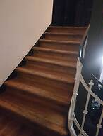 Artistic Alfama 4BR Cathedral Views Tram 28