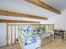 Quiet 6-guest Apartment in Homps