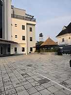 IVOTEL LUXURY HOTEL