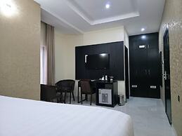 IVOTEL LUXURY HOTEL